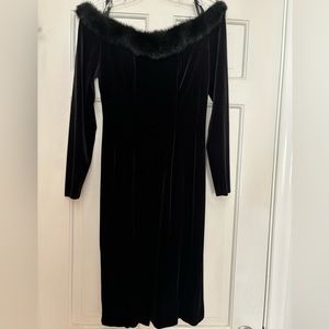 Alex Evenings black velvet off shoulder dress with faux fur neckline size 6